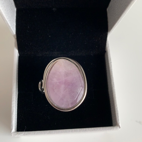 Purple gemstone ring - Picture 1 of 5